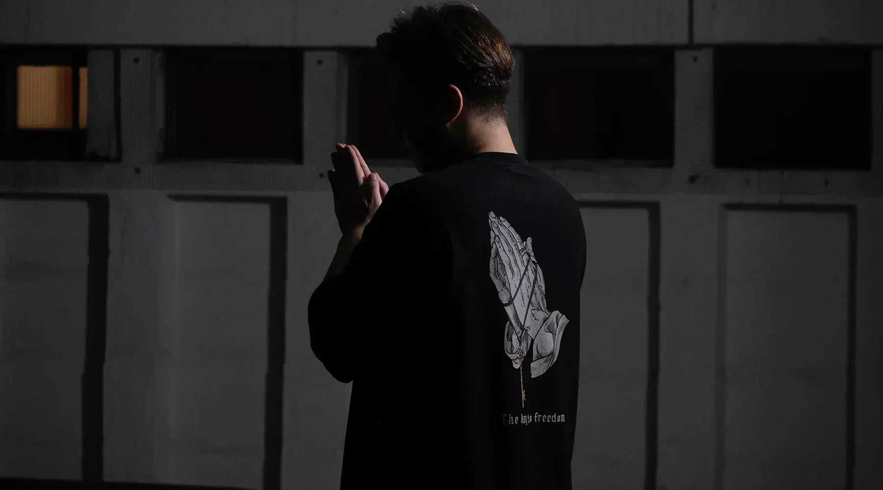 NO1 Apparels hero banner showing subtle anime clothing – oversized T-shirts featuring Attack on Titan inspired design, Key to Freedom designs.